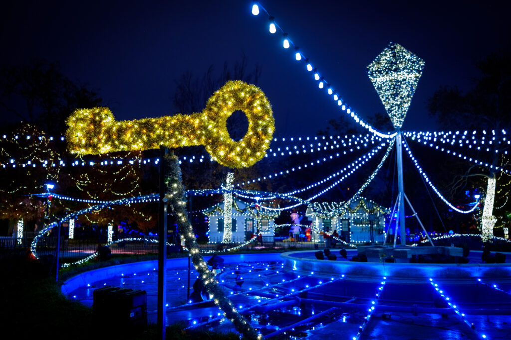 Photo of the Rendell Family Fountain in Franklin Square adorned in decorated in holiday lights for the Electrical Spectacle Light Show presented by PECO.